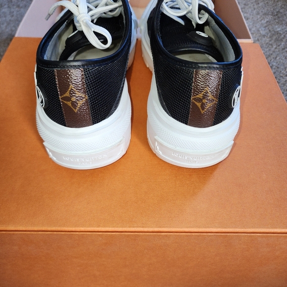 Luis Vuitton sneakers size 38 - Picture 5 of 6